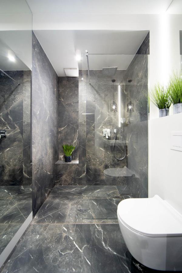 Jacuzzi Apartment Main Square 크라쿠프 외부 사진