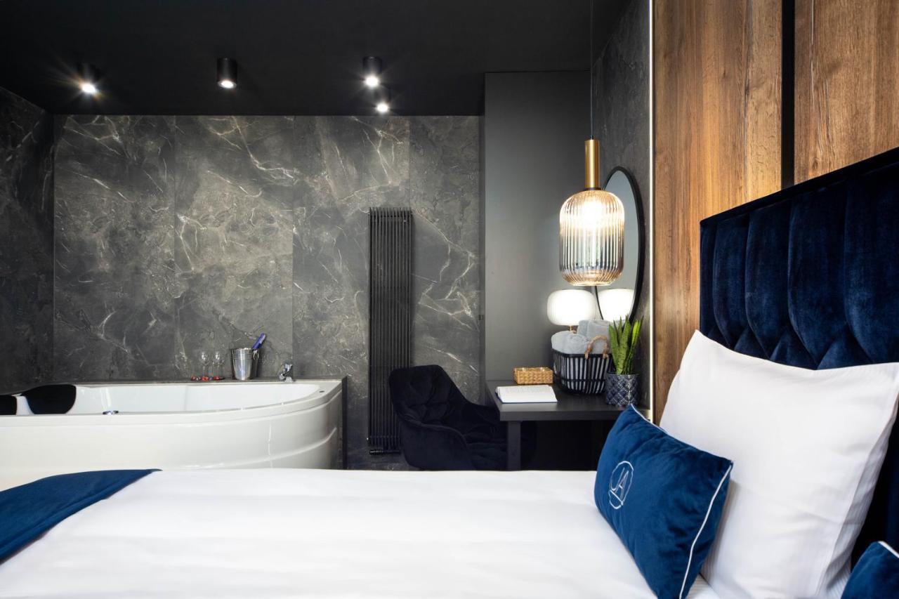 Jacuzzi Apartment Main Square 크라쿠프 외부 사진
