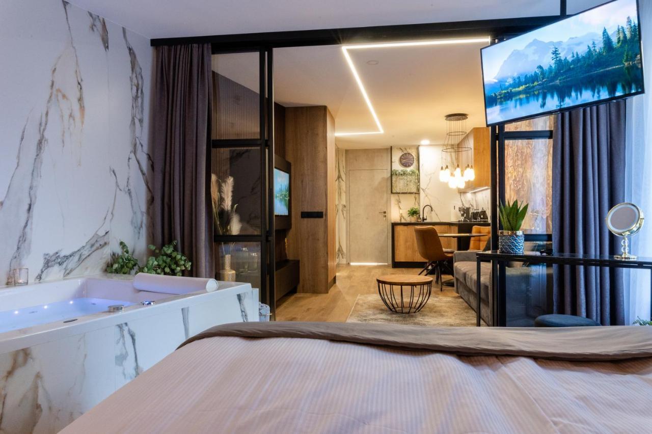 Jacuzzi Apartment Main Square 크라쿠프 외부 사진
