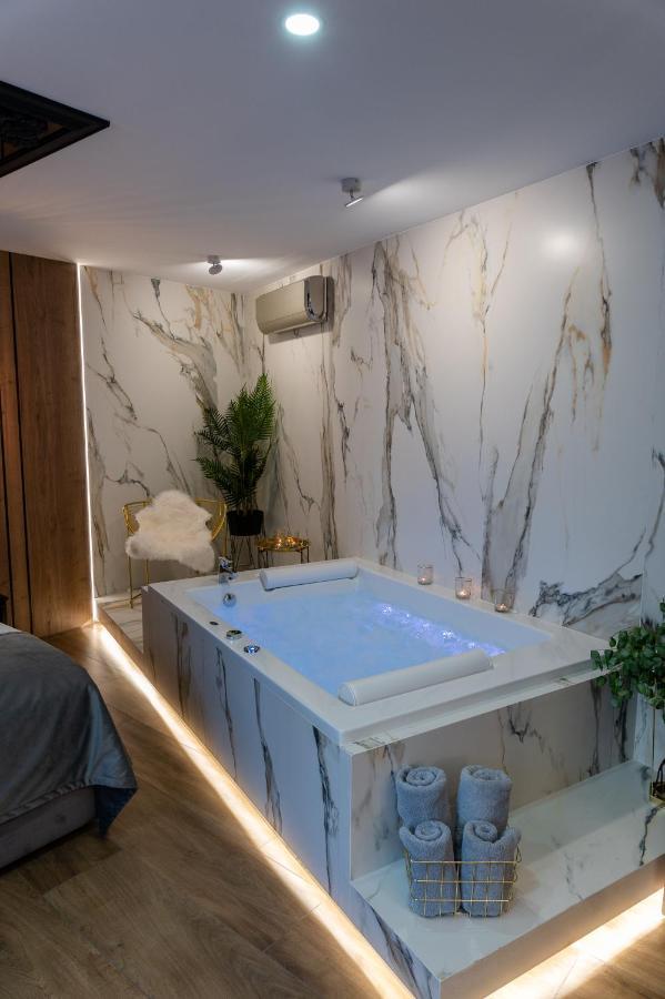 Jacuzzi Apartment Main Square 크라쿠프 외부 사진