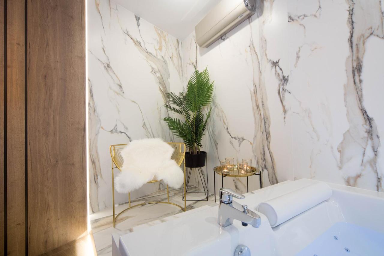 Jacuzzi Apartment Main Square 크라쿠프 외부 사진